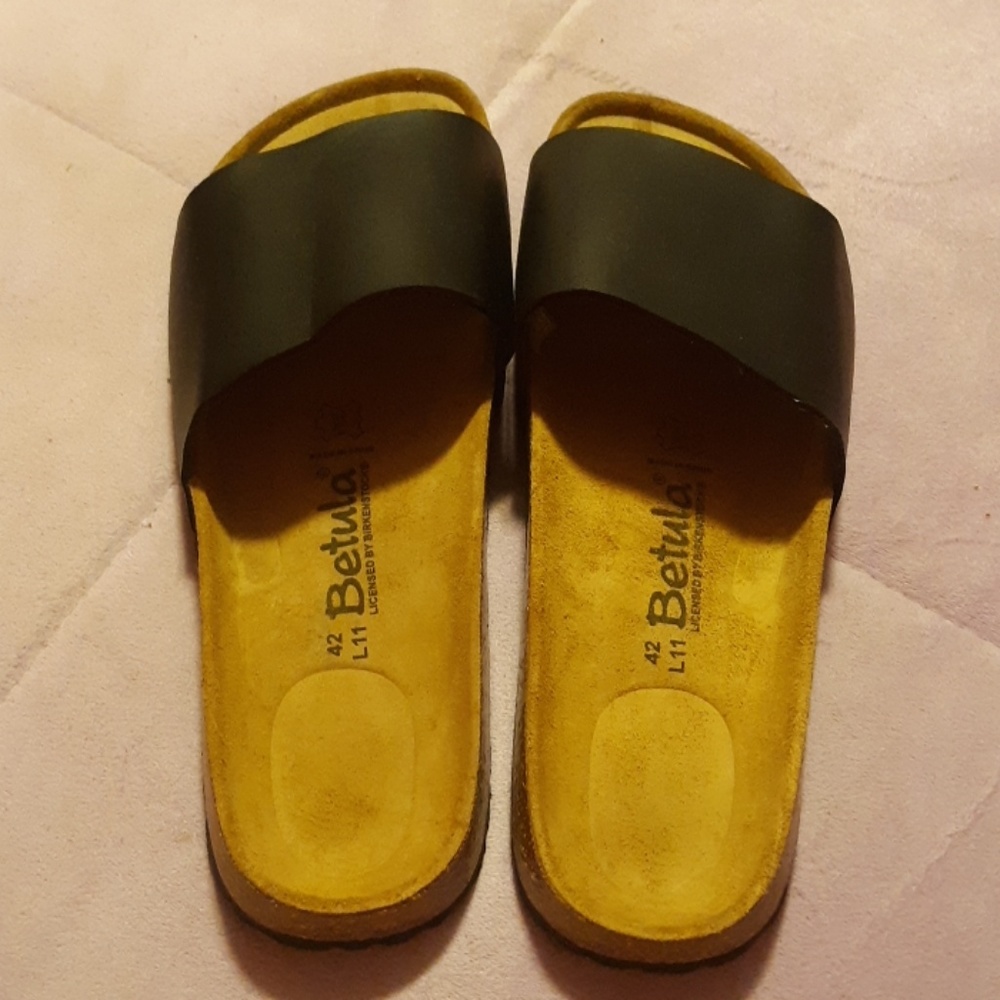 Betula Licensed by Birkenstocks. Size 42 L11